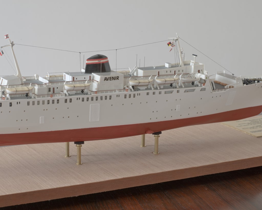 Maquette du car-ferry Avenir - vue par la poupe