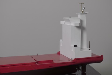 Porte-conteneur RC rouge