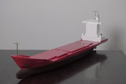 Porte-conteneur RC rouge