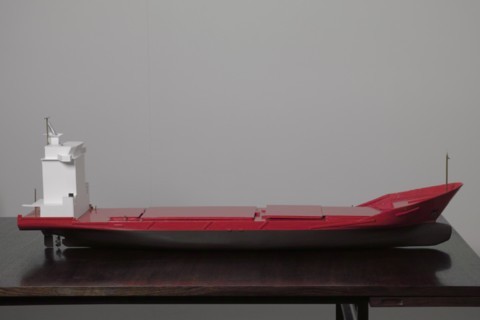 Porte-conteneur RC rouge