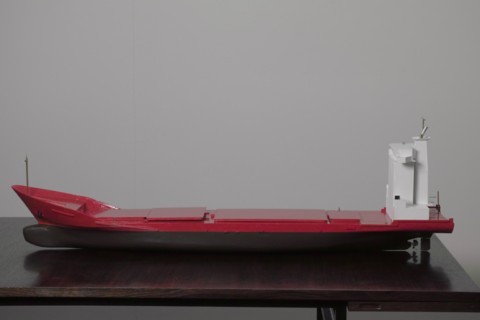 Porte-conteneur RC rouge